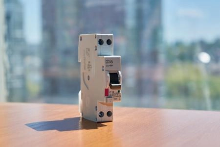 Diferencia entre interruptor diferencial y termomagnetico